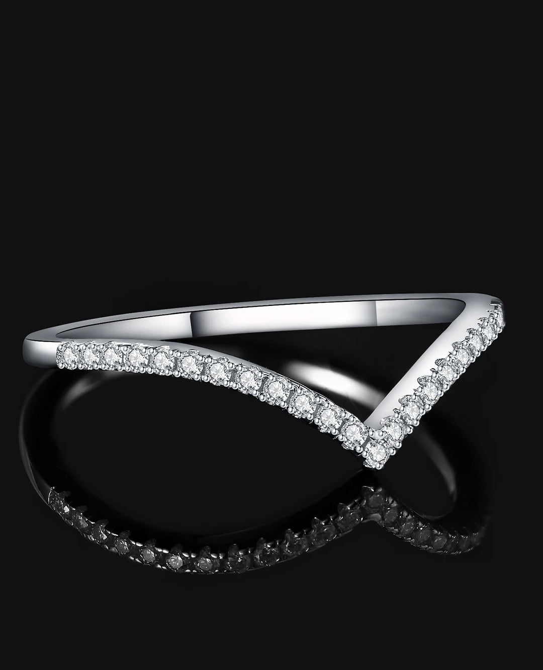 rhodium-plated moissanite v ring