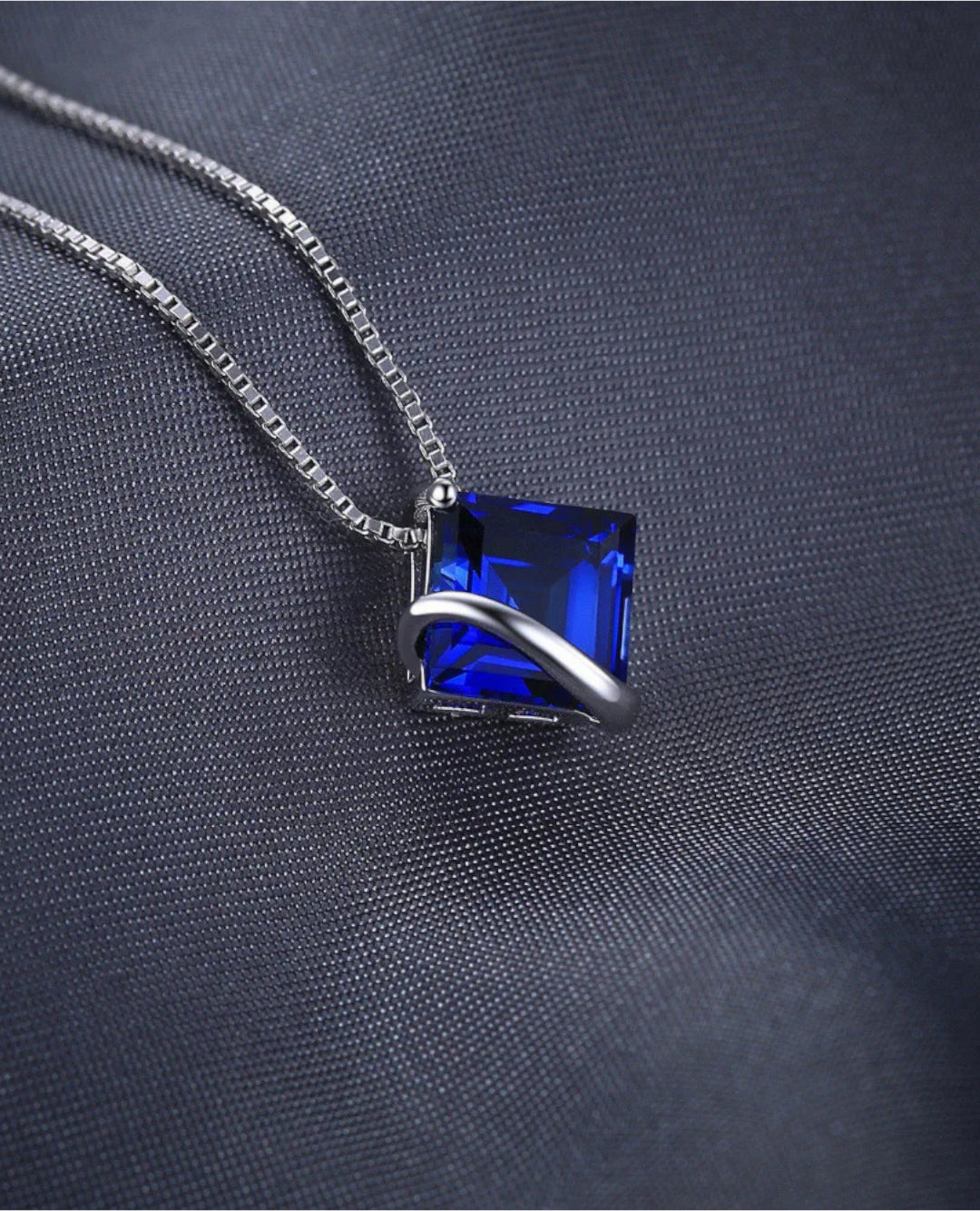 blue sapphire square pendant