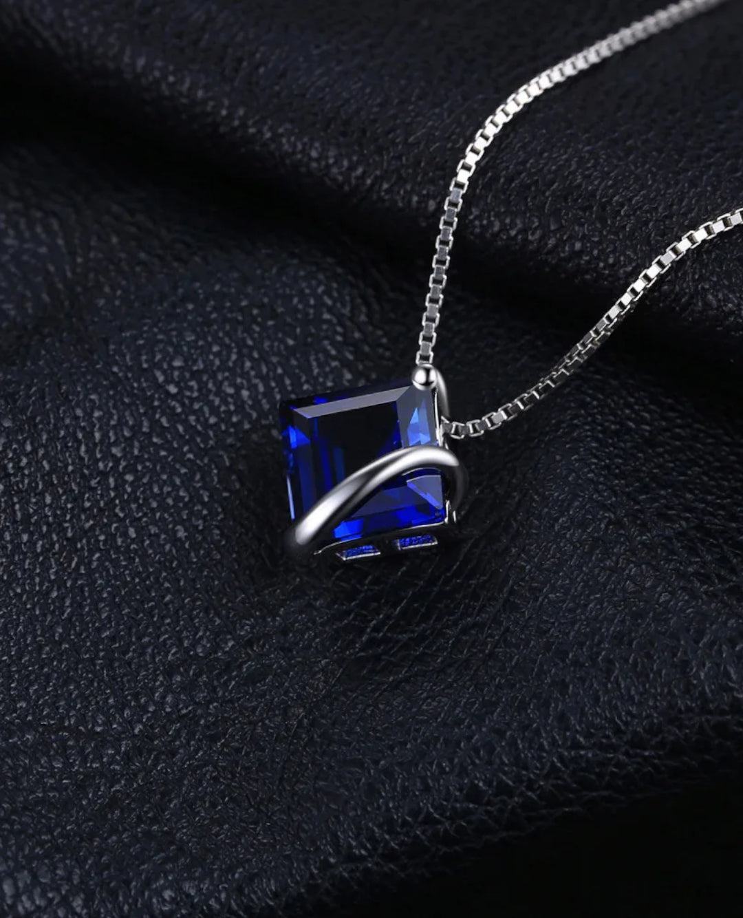 blue sapphire square pendant